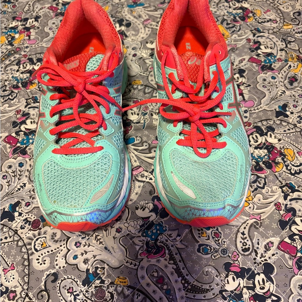 ASICS Gel Kayano size 8